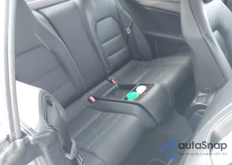 2013 Mercedes-Benz E 350 z USA, uszkodzony, nr VIN WDDKJ5KB1DF193754